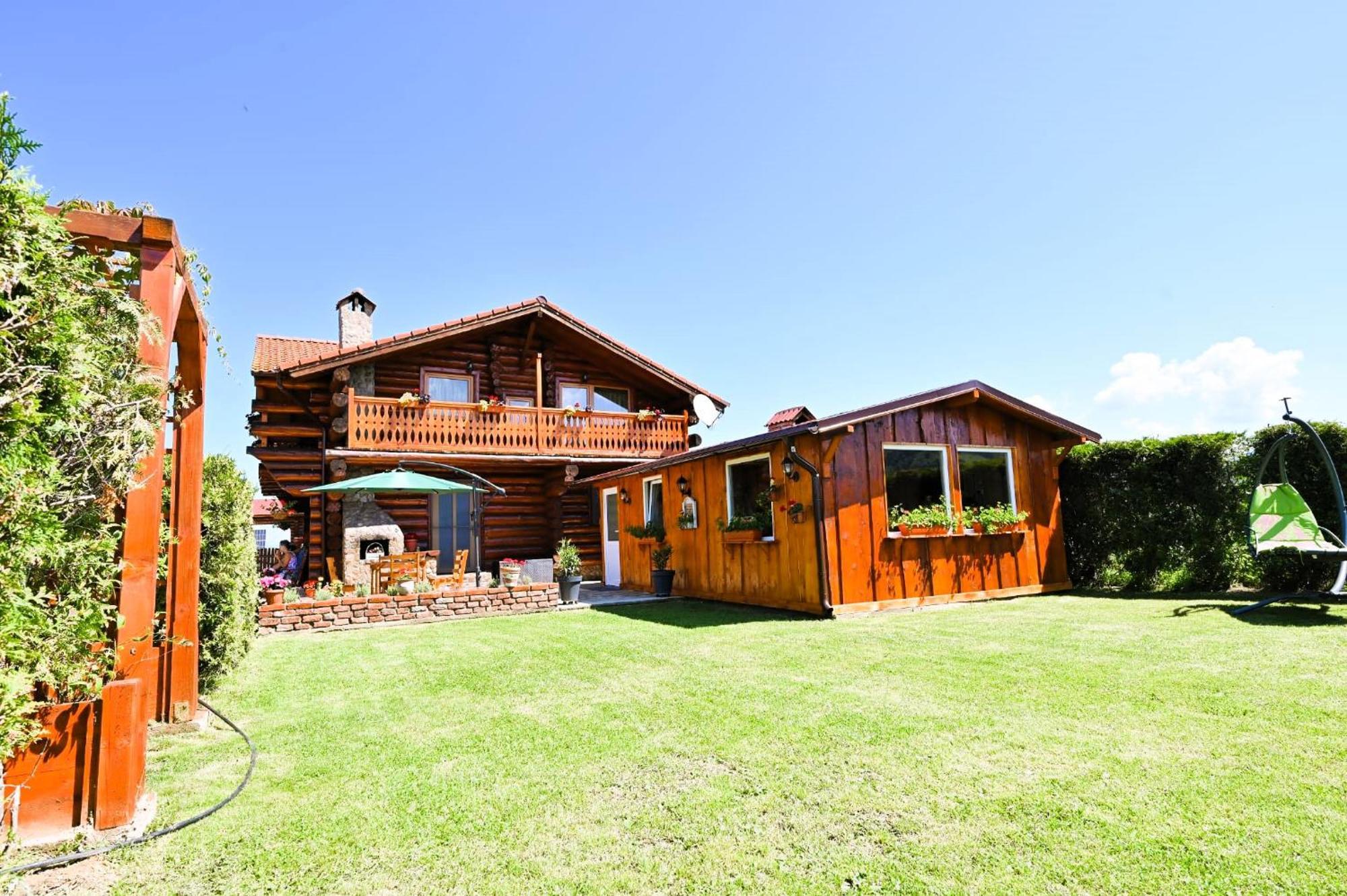 Casa De Lemn Villa Rîşnov Exterior foto